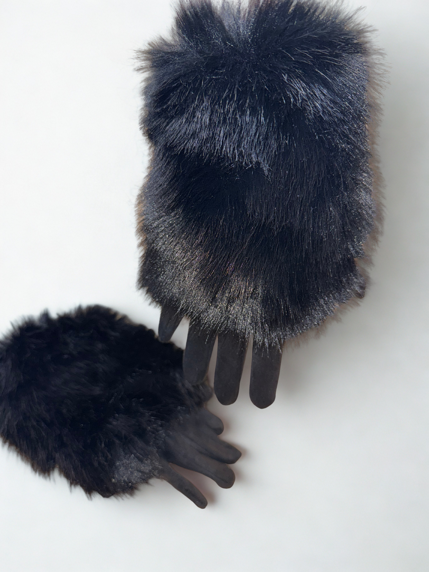 Glam Leather Gloves with Plush Fur Cuffs - Black