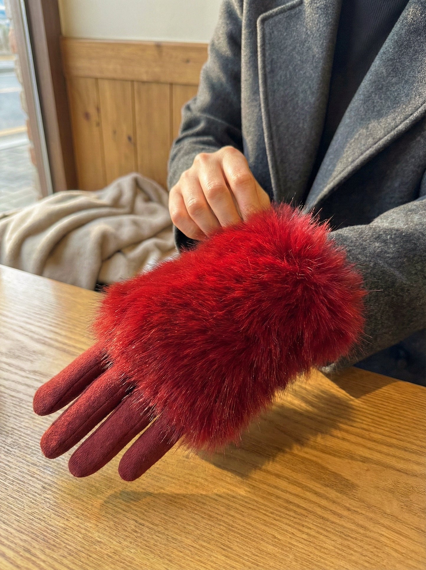 Glam Leather Gloves with Plush Fur Cuffs - Red